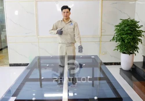 Trọng Lượng Tấm Polycarbonate: Bảng So Sánh, Cách Tính & Lựa Chọn Trong Năm 2025