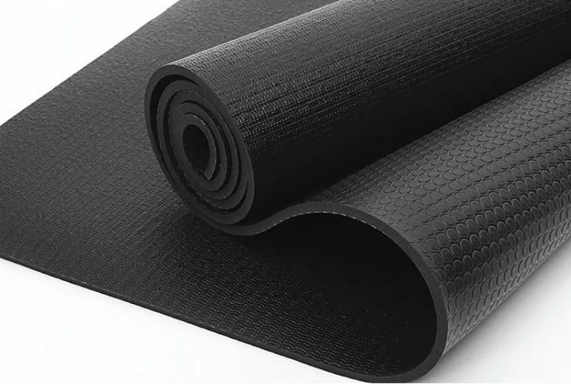 So Sánh Tấm Cao Su PVC và Thảm Cao Su Tự Nhiên: Đâu Là Giải Pháp Trải Sàn Tốt Nhất 2025? 2 Thảm Cao Su Tự Nhiên