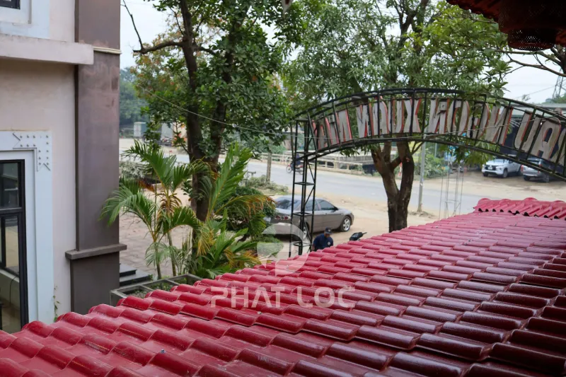 Tổng quan Dự Án 500m² Ngói Nhựa PVC/ASA Lợp Mái Nhà Hàng Trâu Ngon Xuân Mai