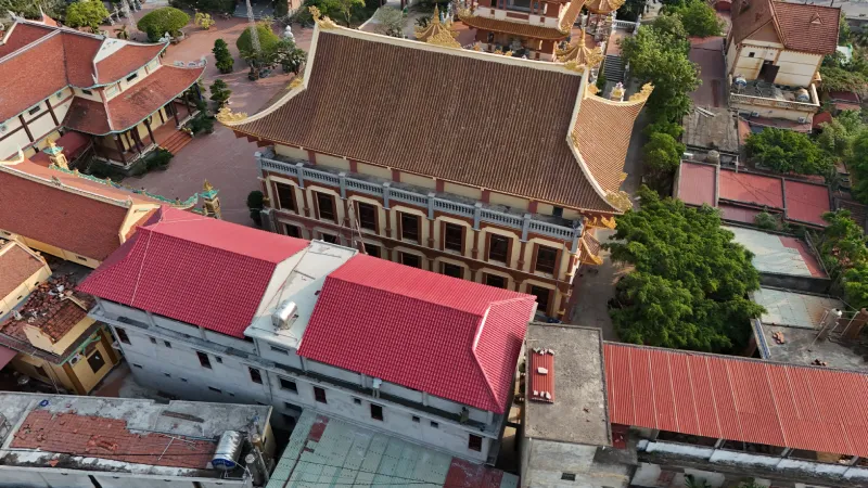 Tư Vấn - Báo Giá Ngói Lợp Đình Chùa Tối Ưu Chi Phí Năm 2026 1 Bài Toán Chi Phí Ngói Lợp Đình Chùa Năm 2026