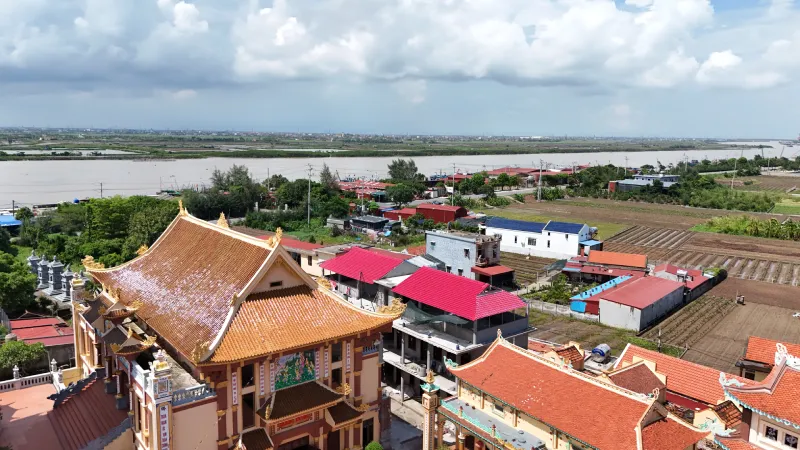 Tư Vấn - Báo Giá Ngói Lợp Đình Chùa Tối Ưu Chi Phí Năm 2026 3 Vì Sao Ngói Nhựa PVC/ASA Đang Trở Thành Giải Pháp Mới Cho Đình Chùa?