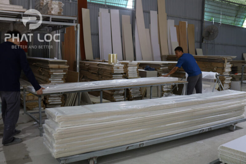 Màng Film PVC Là Gì? Tìm Hiểu Cấu Tạo, Ứng Dụng Và Xu Hướng 2026 5 Những Hiểu Lầm Phổ Biến Về Màng Film PVC Là Gì?