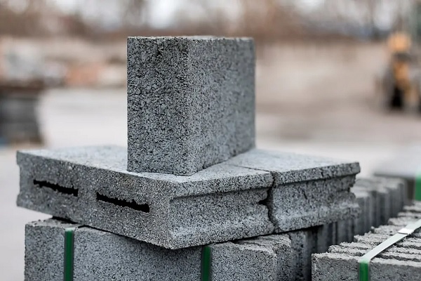 Gạch block nứt sau khi ép là lỗi gì?