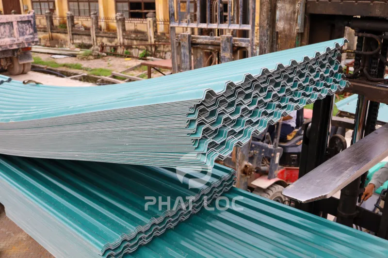 Tư Vấn & Lắp Đặt Tôn Nhựa Tại Hải Phòng – Ưu Đãi Chiết Khấu Đến 30% 1 Vì Sao Tôn Nhựa PVC/ASA Phù Hợp Với Công Trình Tại Hải Phòng?